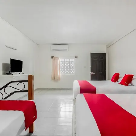 Oyo Hotel Jaguar Cancun Exterior photo